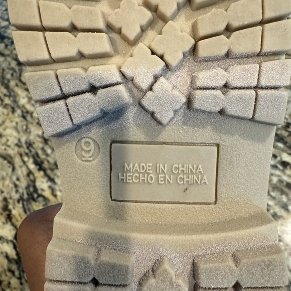 Tan Old Navy Boots Size 9 - Picture 6 of 7